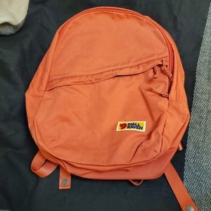 SOLD - Fjallraven Vardag 16 Backpack - Dahlia